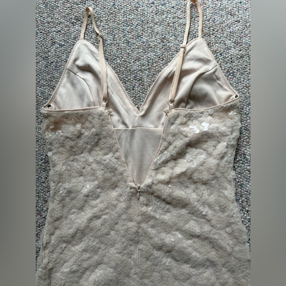 Forever21 Beautiful Cocktail Dress Shell Sequence. Size Medium - Picture 5 of 6